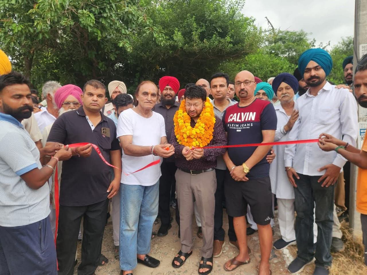 Local Bodies Minister Dr Ravjot Singh inaugurated the construction work of lane in Haryana.